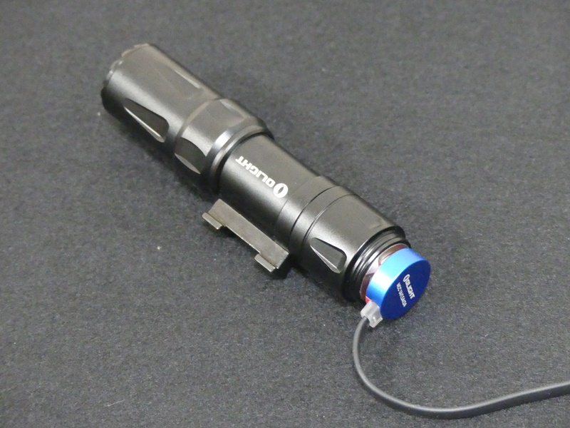 コスパ最強！最適本格プロ仕様フラッシュライト Olight Odin mini