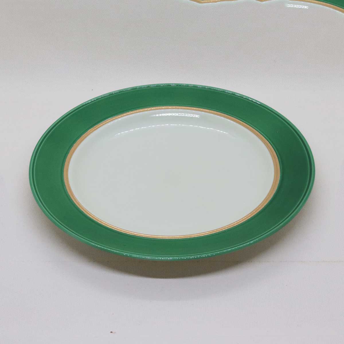 渕緑彩金線内アイボリー洋皿