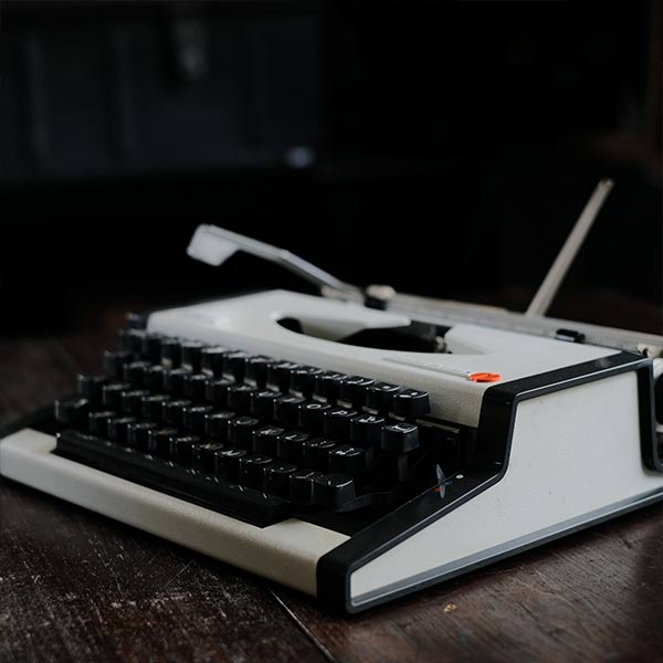 OLYMPIA Traveller de Luxe S タイプライター – zakka store towi