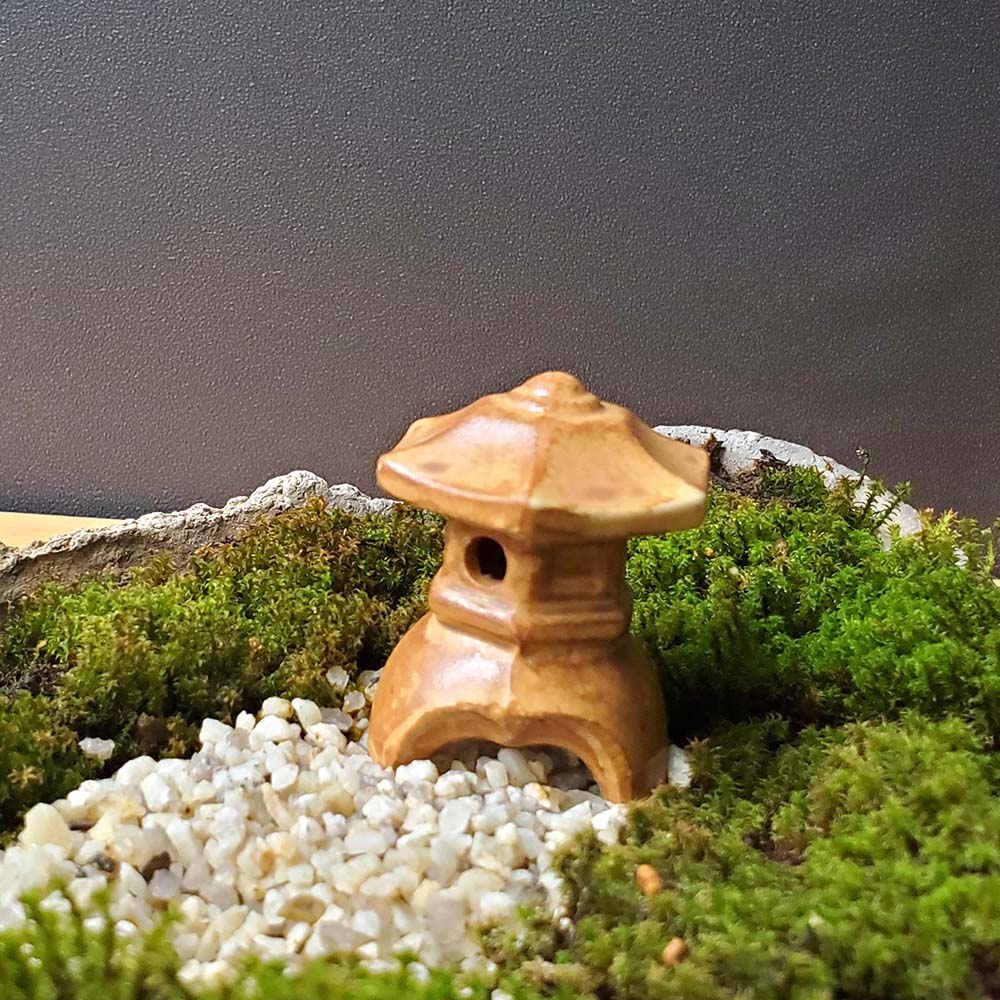 楽天市場】ミニチュア 置物 飾り フィギュア 灯篭（とうろう）三つ足