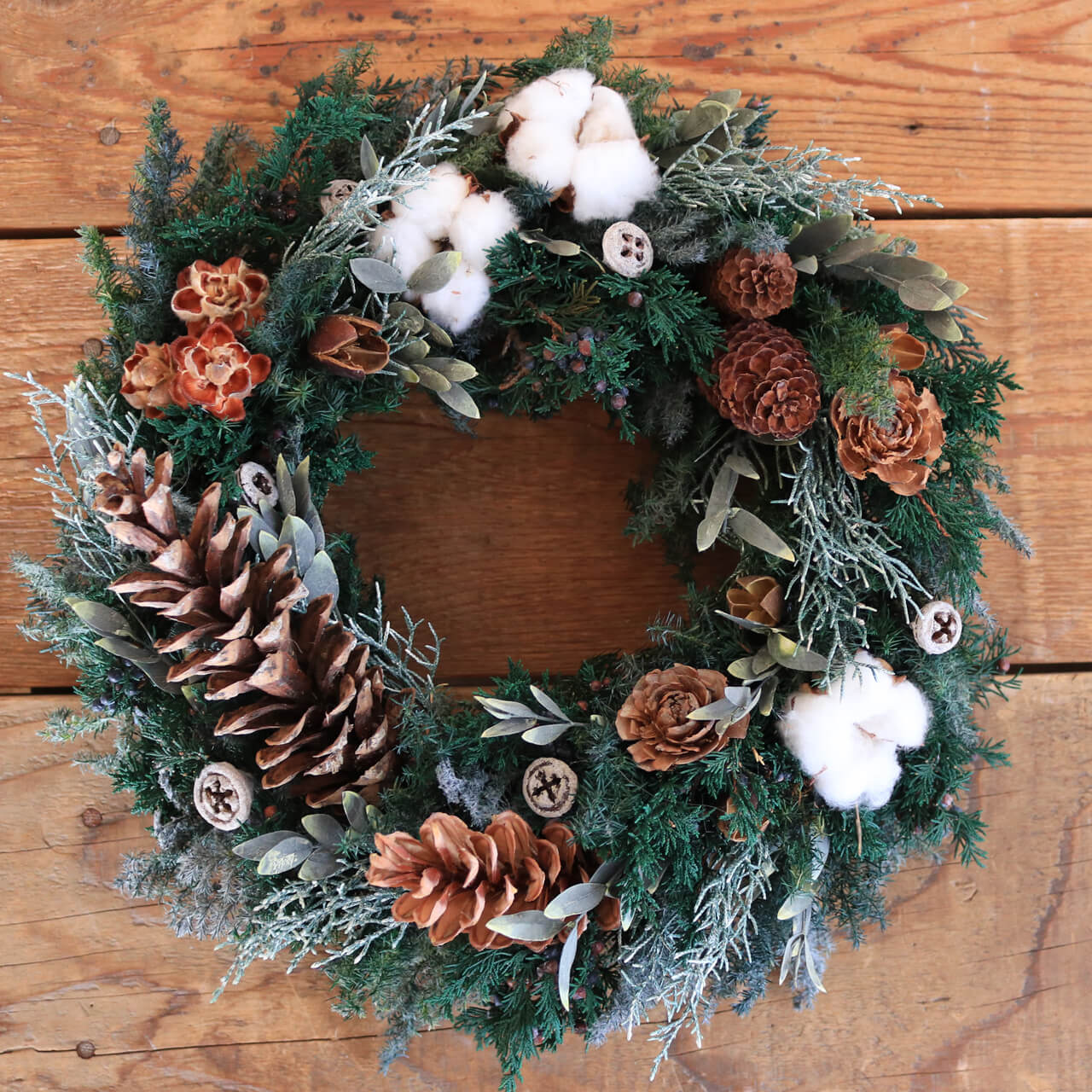 楽天市場】綿の実と木の実の針葉樹の大きなリース ◇ プリザーブド