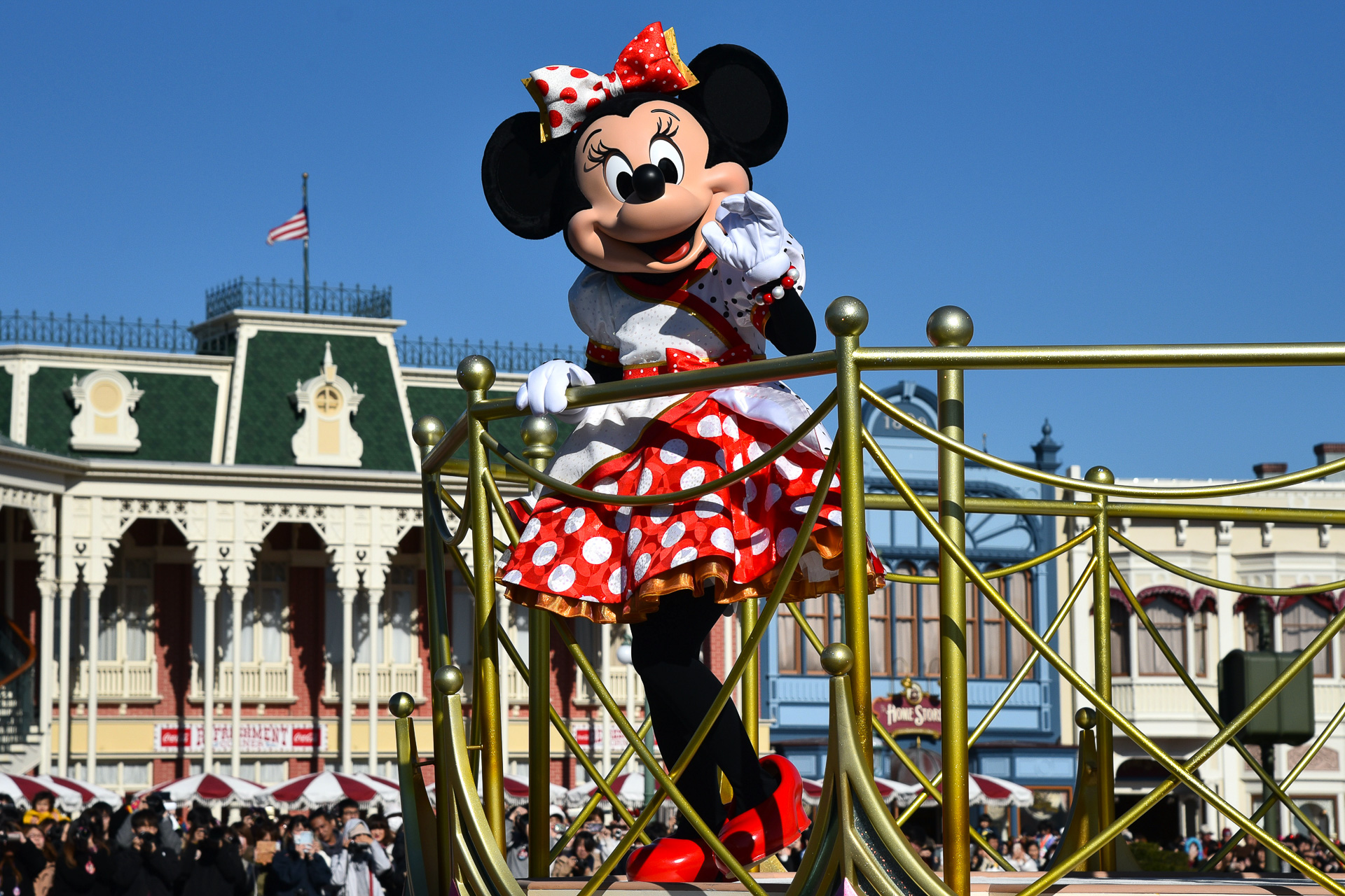 東京ディズニーランド、「ベリー・ミニー・リミックス」でパレード