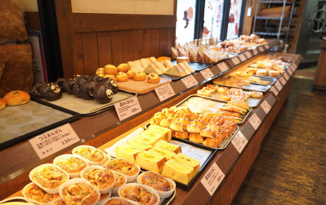 石窯パン工房 森のくまさん 松江店 - 有限会社トラスト・A