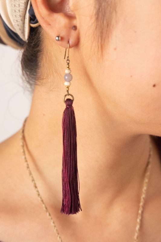 深い赤紫のミックスカラーがとてもエレガントなシルク製ロングタッセル