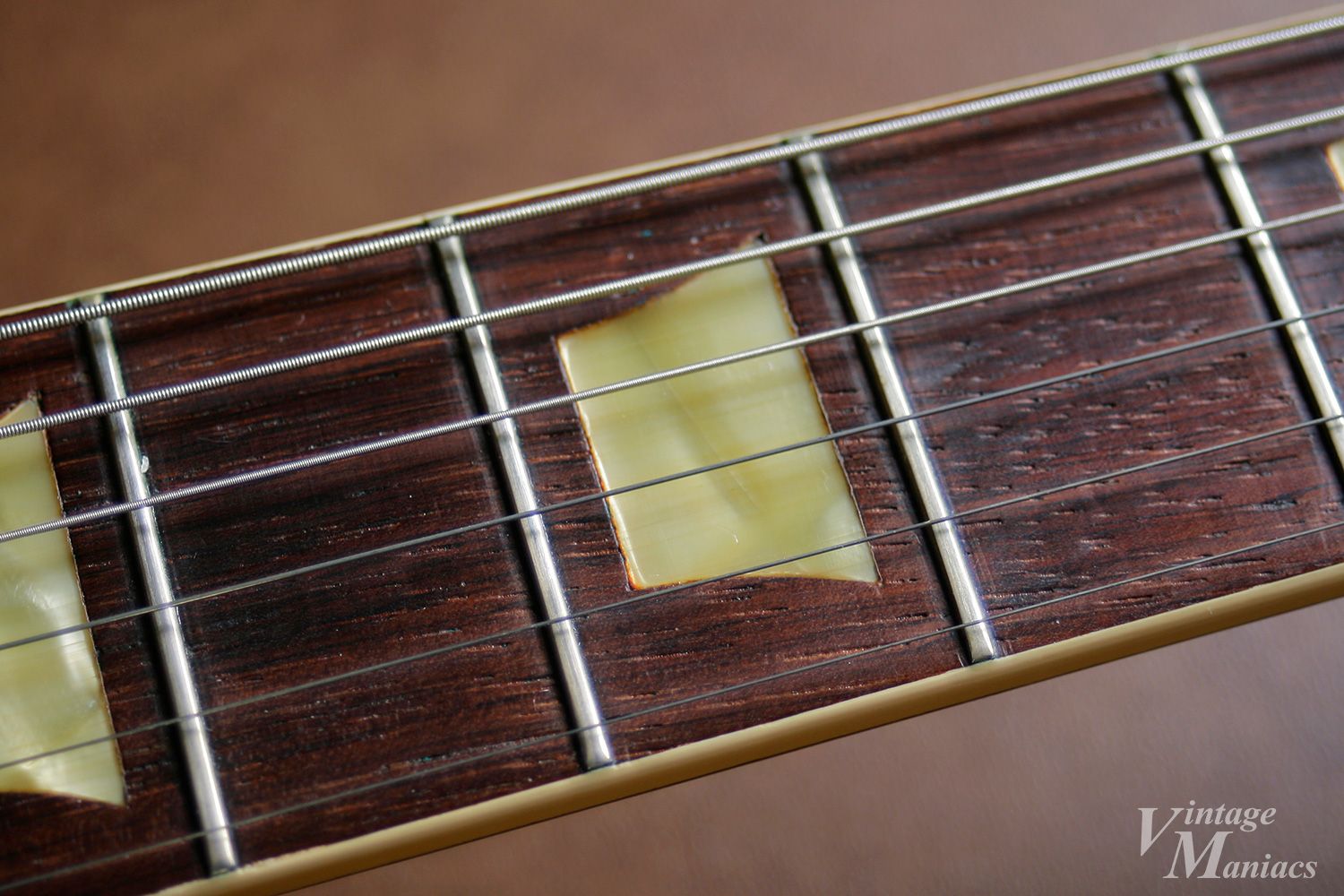 指板を彩るセルロイドのポジションマーク | Vintage Maniacs