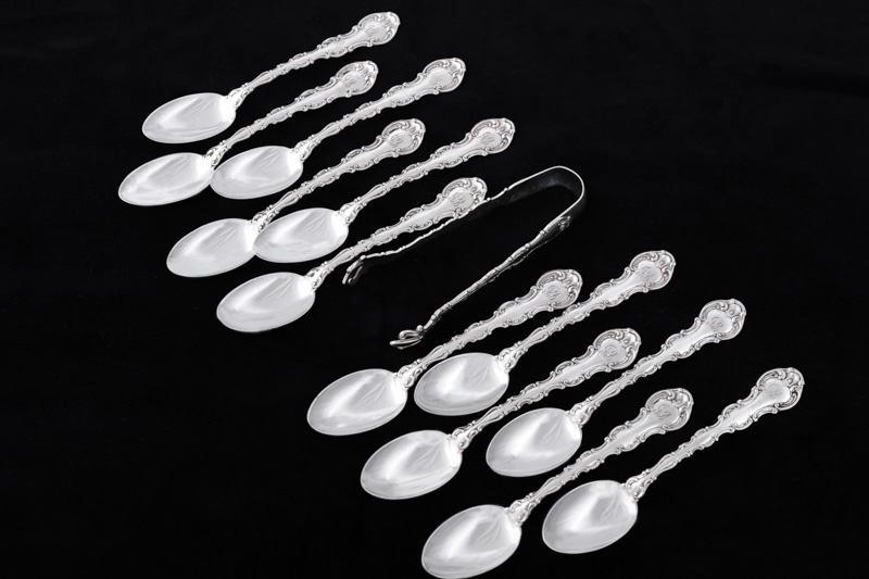 アンティークシルバー 純銀製（925）1912年 スクロール装飾のフリル