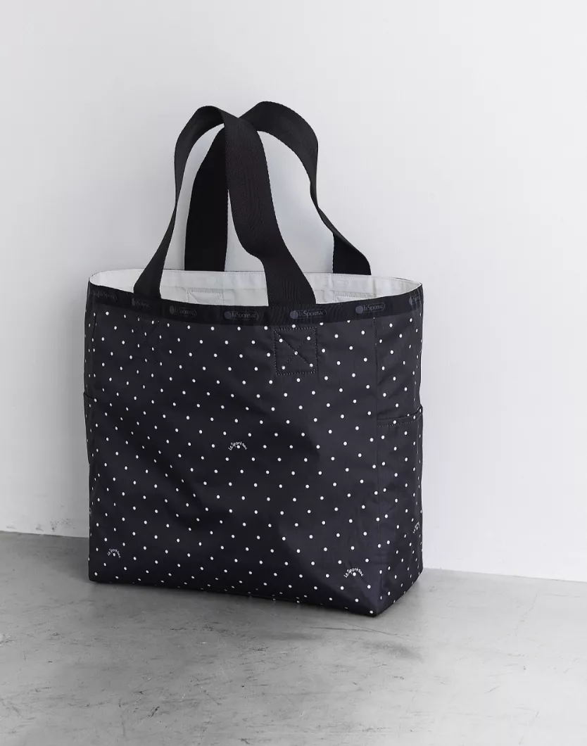 LeSportsac × 集英社 誌面連動コラボバッグ＆ポーチが完成 | LEE