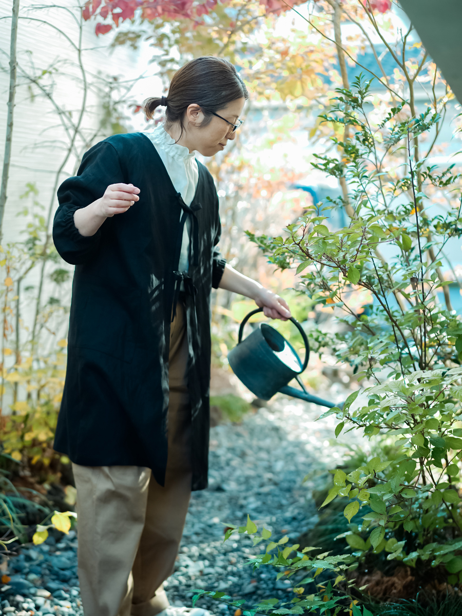 リネン割烹着】着る人が選ぶ使い方が正解、暮らしに合わせる道具 2way 割烹