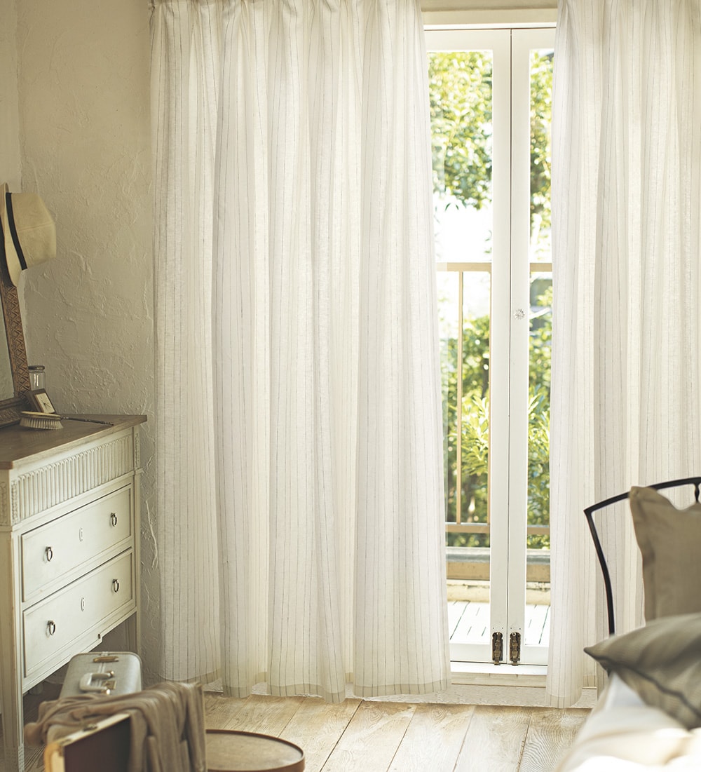 ヘリンボーンストライプ ドレープカーテン – WARDROBE sangetsu