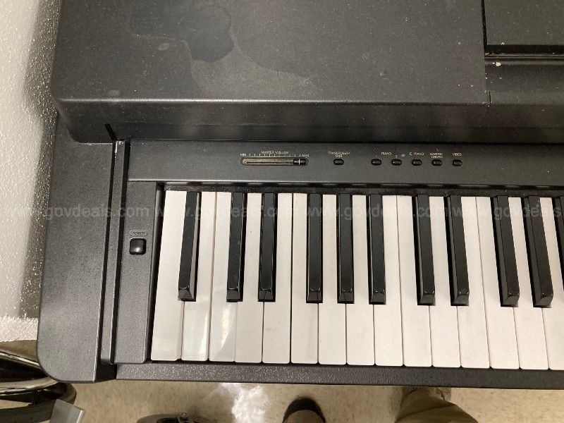Yamaha Clavinova CLP .350 Electric Piano | AllSurplus