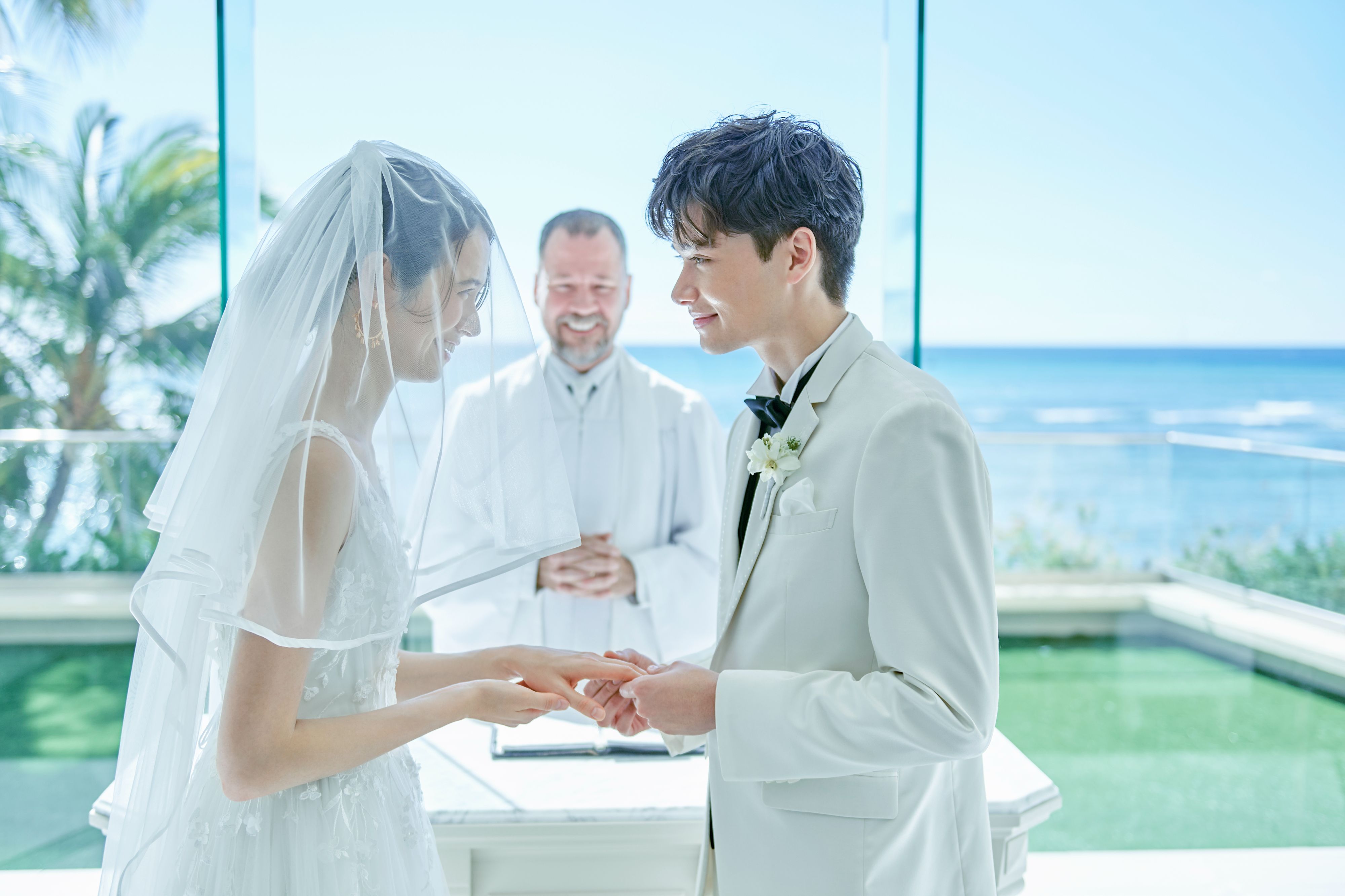 最新】ハワイ結婚式の“費用”を人数別に徹底解説！ 項目ごとの予算や