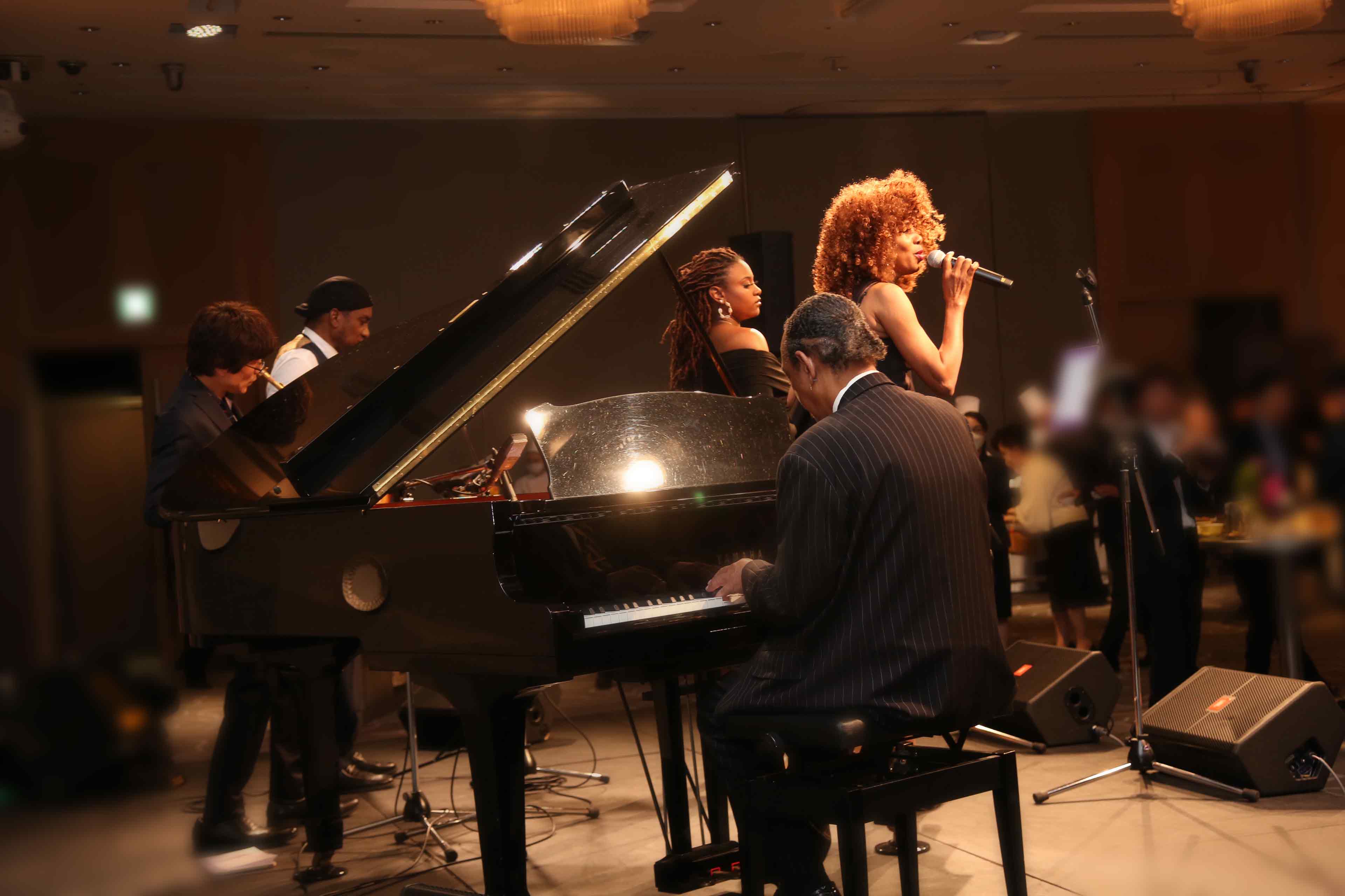 黒人シンガー＆外国人ジャズバンド│アージーファイン | 株式会社