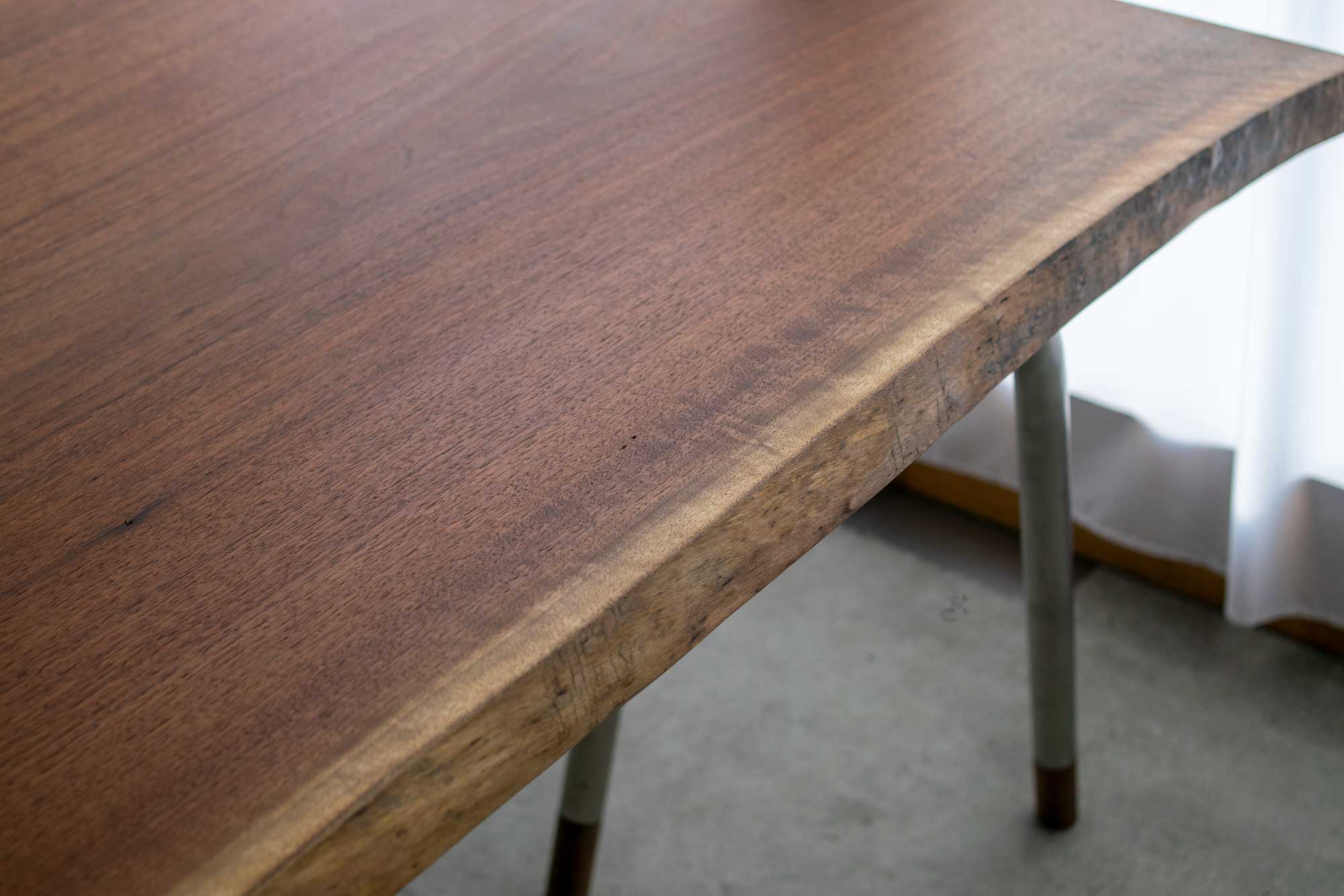 ウォールナット無垢一枚板天板 （N16-06）│オーダー家具と無垢天板