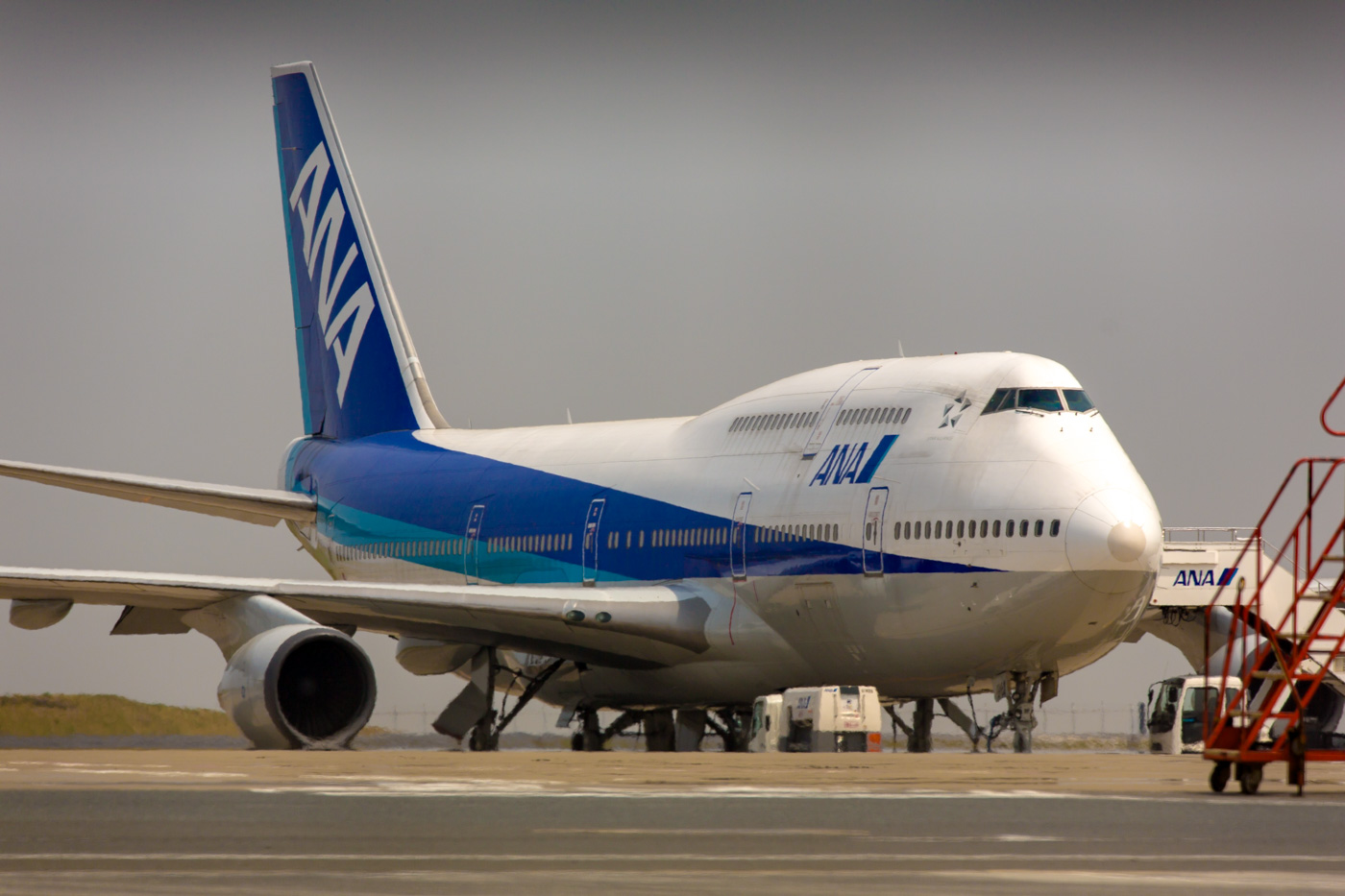 さようならジャンボ、ANA最後のボーイング747が優雅な轟音で日本を