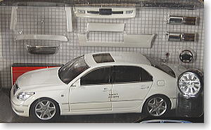 トヨタ セルシオ 30 後期 (ホワイト) ファビュラスバージョン