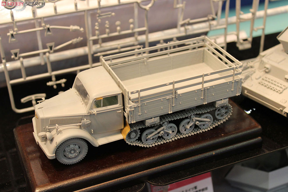 WW.II ドイツ軍 汎用ハーフトラック `マウルティア` (プラモデル