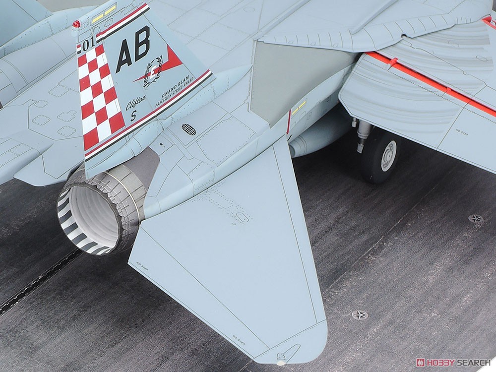 グラマン F-14A トムキャット (後期型) 発艦セット (プラモデル