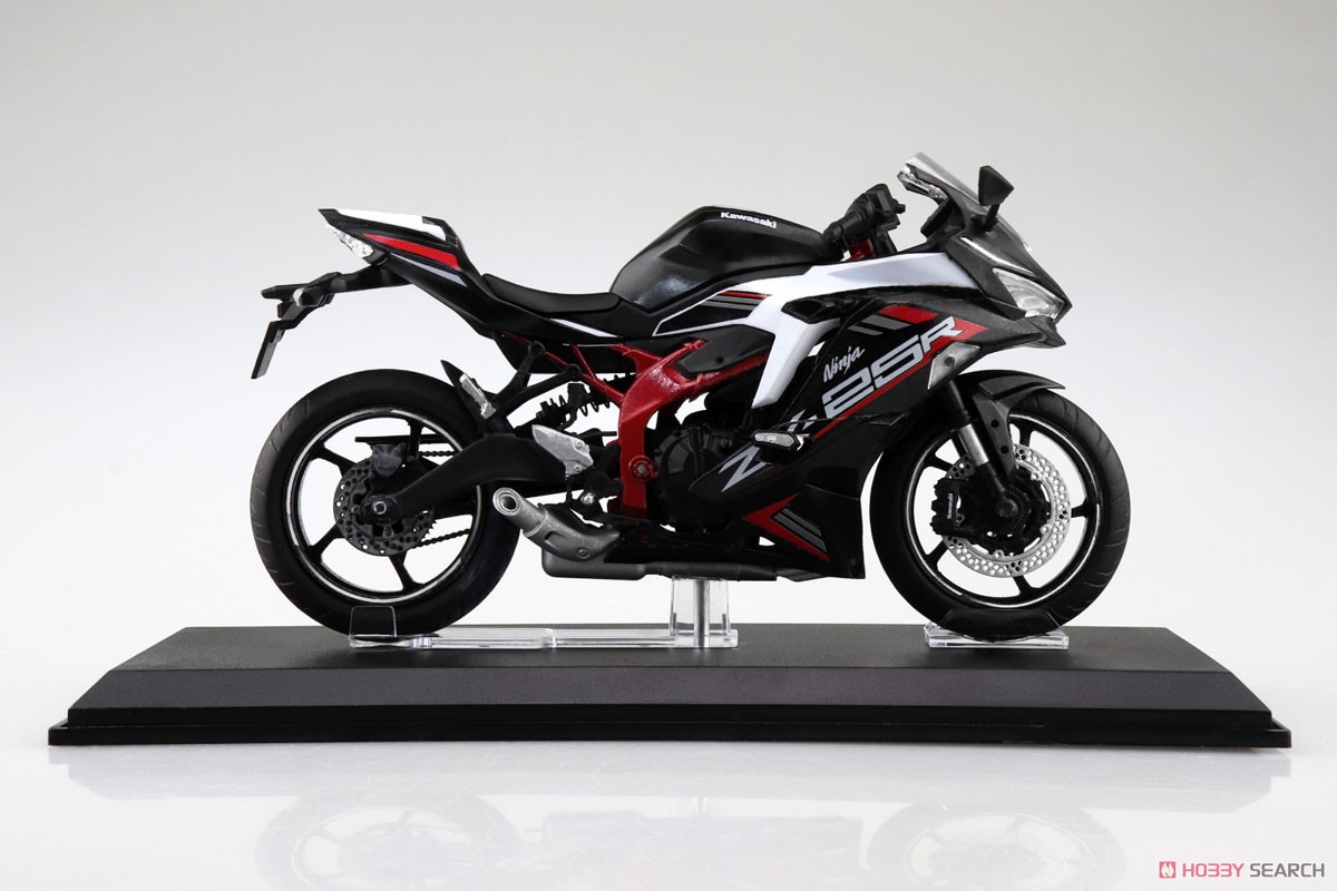 KAWASAKI Ninja ZX-25R メタリックスパークブラック×パールフラット