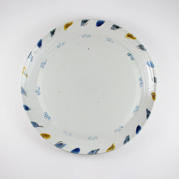 岡晋吾 作 呉須色絵捻花文八寸皿 – ギャラリー一番館オンラインショップ