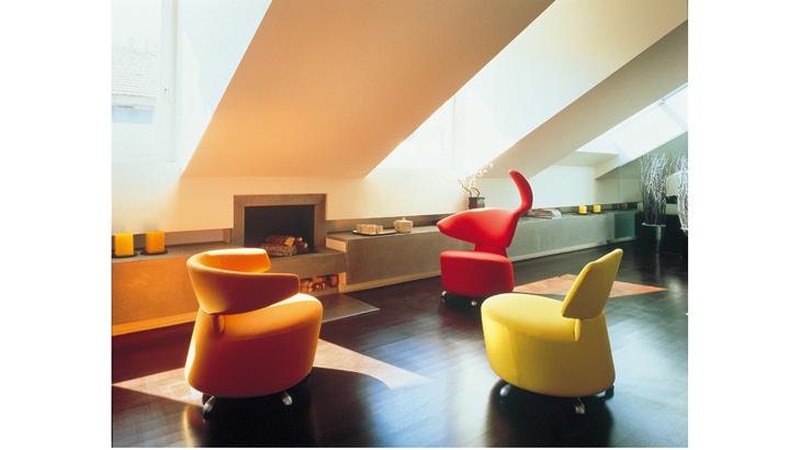 AKI-BIKI-CANTA（アキ ビキ カンタ ラウンジチェア） Cassina