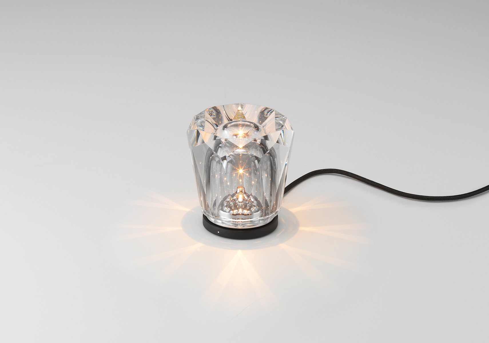 Ambientec - Xtal Acrux クリスタル コードレスランプ | カッシーナ