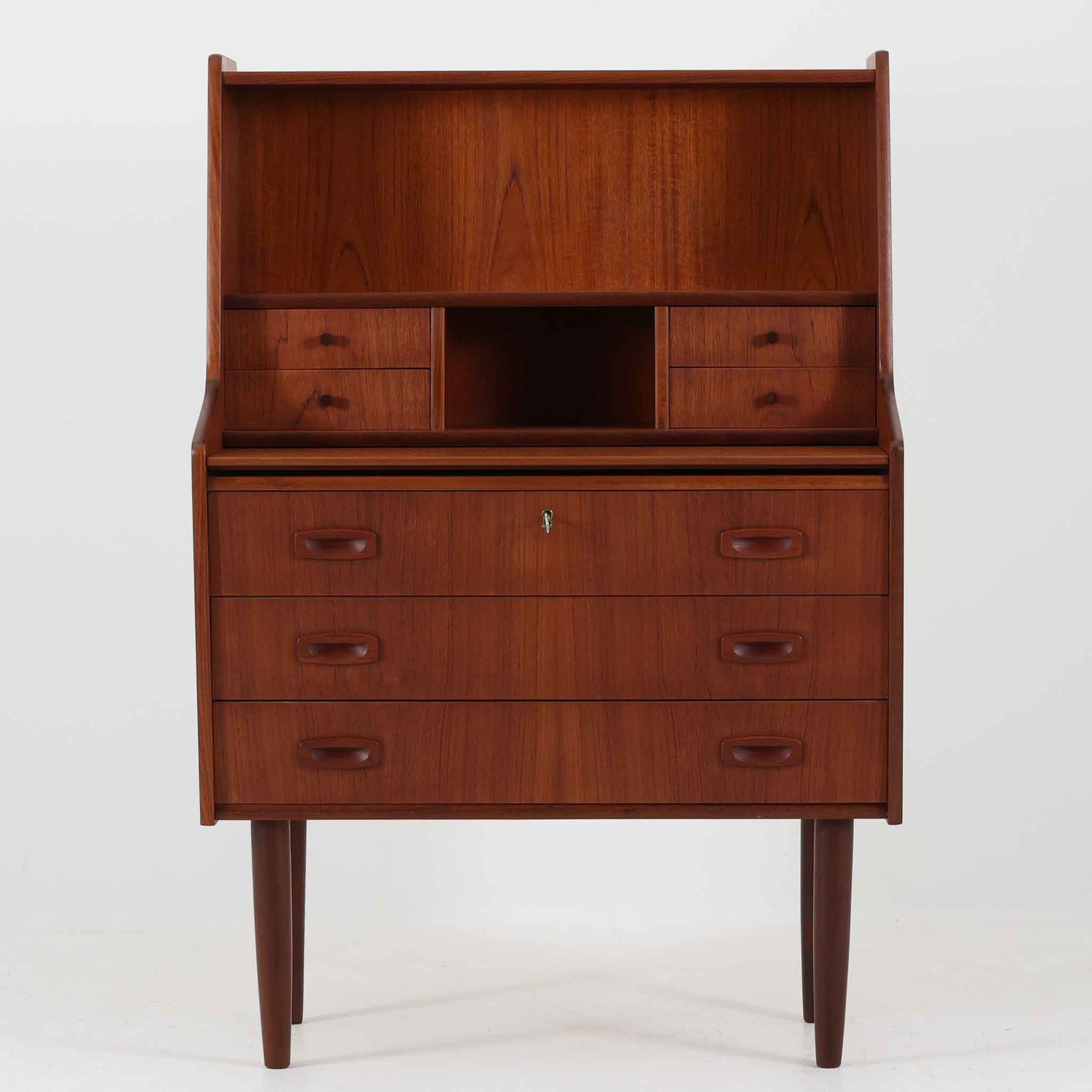 北欧ビンテージ家具ビューロ | 機能的で美しいデザインが魅力の