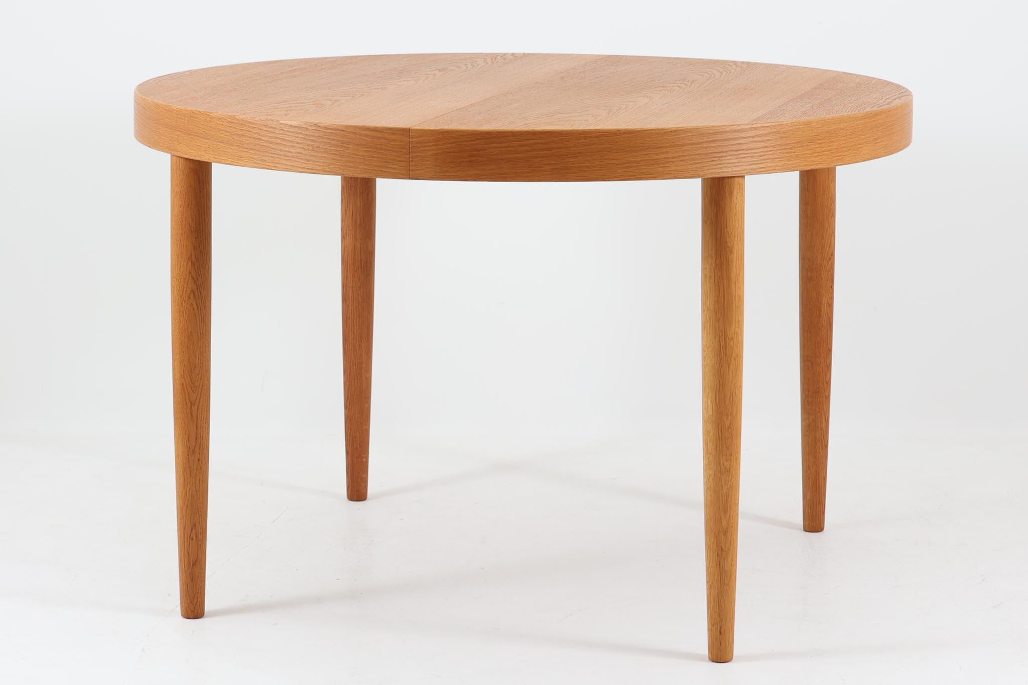 北欧ビンテージ家具ダイニングテーブル | 上質な素材と洗練された