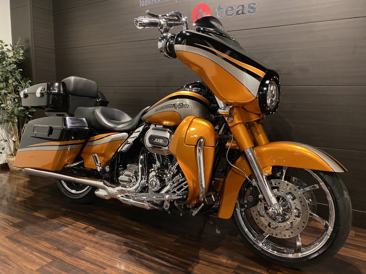 2011年 FLHXSE2 1800 CVO ストリートグライド インジェクション | 岐阜