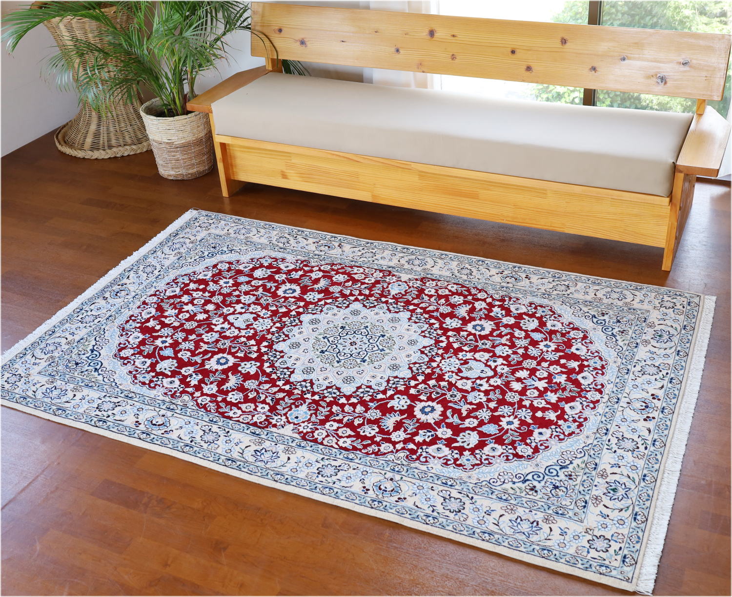 赤いペルシャ絨毯 ナイン産のメダリオン模様 9LA