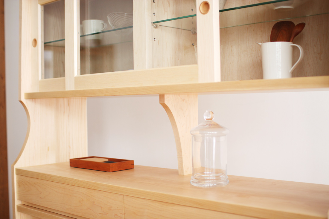 メープル無垢材のオーダーカップボード（食器棚） C-272・家具工房クラポ