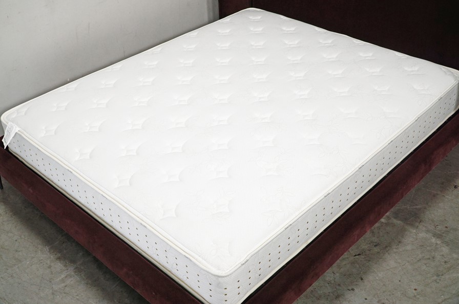 取付無料！ボーコンセプト シーリー おしゃれホワイトクイーンマットレス✨