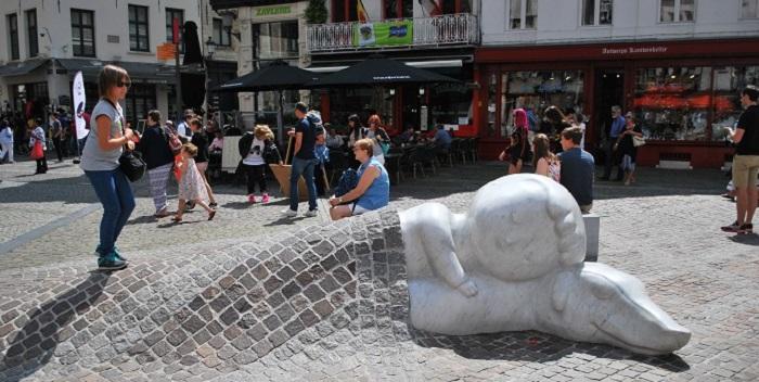 フランダースの犬』ネロとパトラッシュ - ベルギー青い鳥