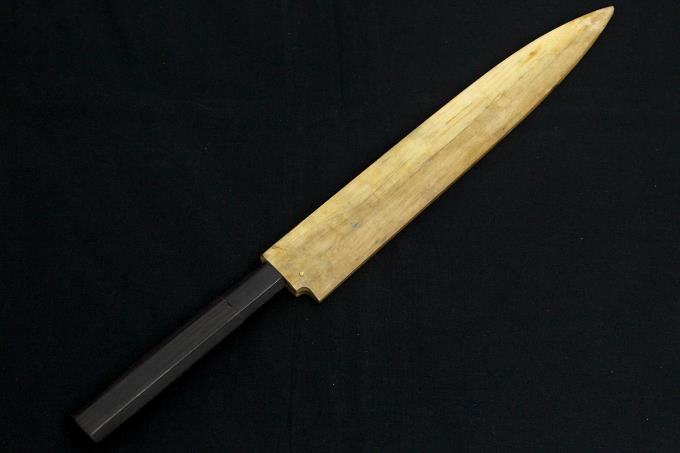 尚台刃物 柳刃包丁 八寸 上霞 青鋼 水牛黒檀八角柄 白鞘付 O938-2L3B