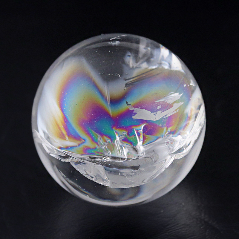 抜群の透明感と虹！レインボー水晶（アイリスクォーツ）丸玉-059水晶