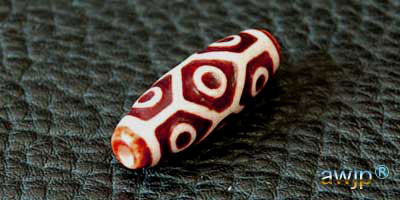 小さい九眼天珠 大きい九眼天珠 | チベット天珠専門店 awjp