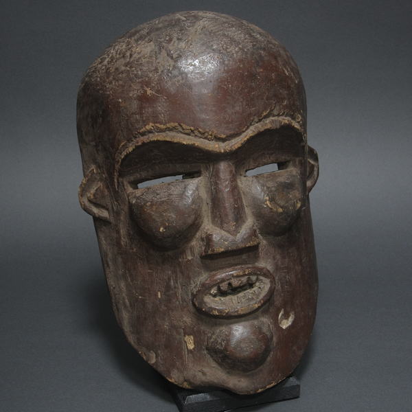 カクングの仮面<アフリカの仮面(木彫り)：アフリカ雑貨アザライ