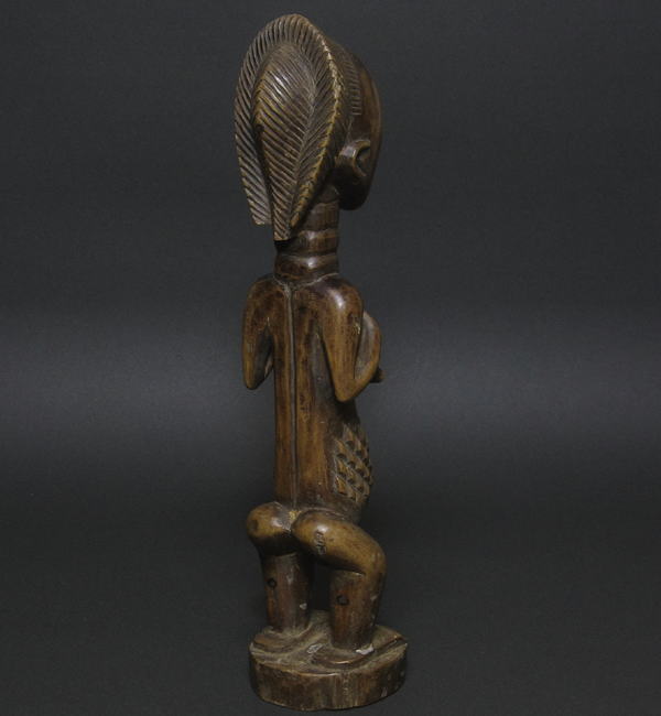 女性の祖霊像<アフリカの木彫り像：アフリカ雑貨アザライ