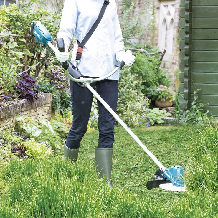 マキタ 草刈機 充電式のおすすめの紹介！18V/40Vmaxとハンドルや刃の