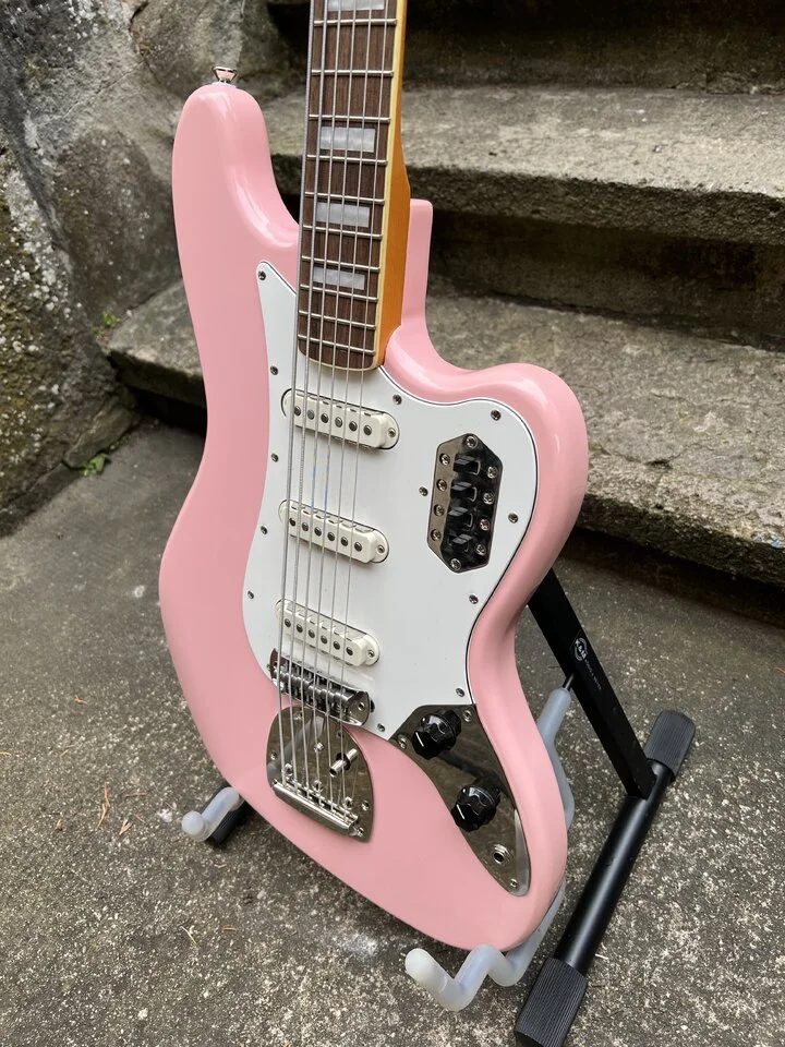 Squier FSR Classic Vibe Bass VI Shell Pink | Bassic.de