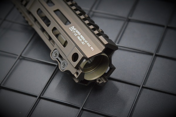 Zparts製 Geisseleタイプ SMR MK4 FEDERAL ハンドガード 7インチ 東京