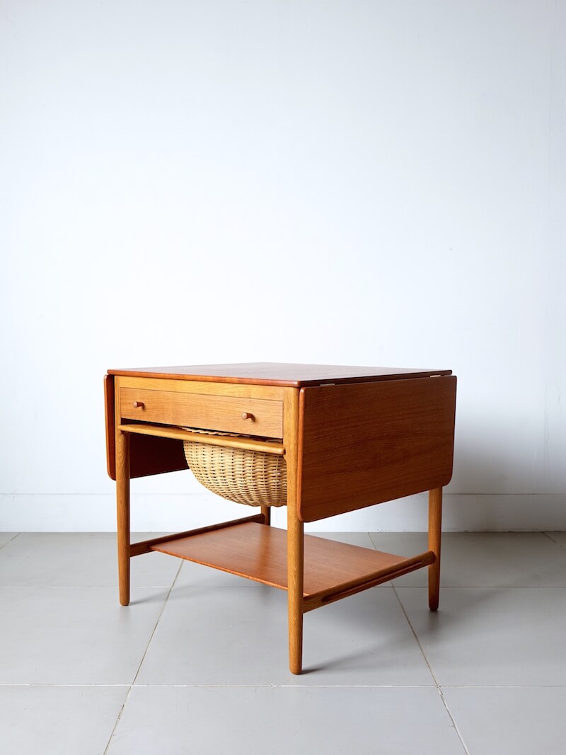 Bellbet | AT33 Sewing table by Hans J.Wegner for Andreas Tuck