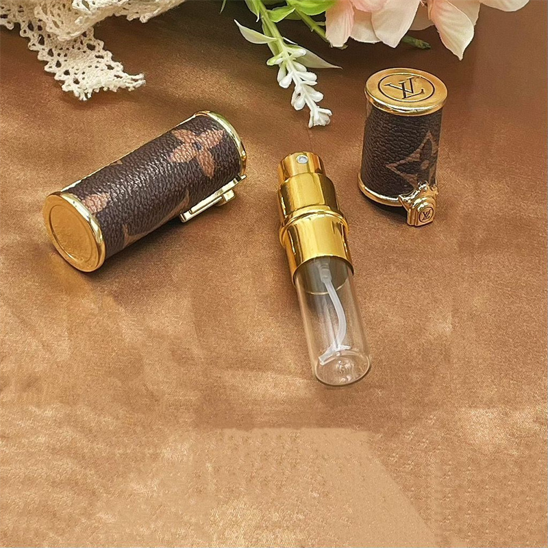 ルイヴィトンブランド香水スプレー レザー製 金属質感 アトマイザー