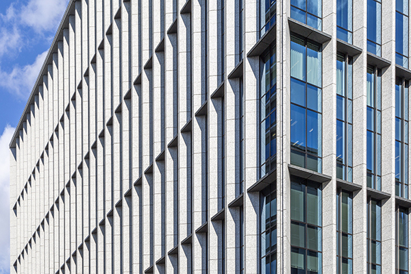 LIXIL ビジネス情報｜三菱U F J 銀行 名古屋ビル｜ビルサッシ