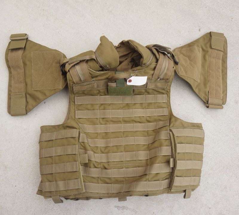 米軍イーグルMAR CIRASボディアーマー ショルダー・ネックアーマー付き