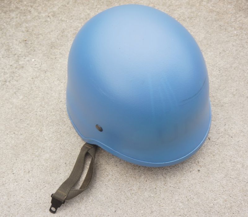 ドイツ連邦軍?輸出用? M826ケブラーヘルメットUNカラー(水色)X-LARGE