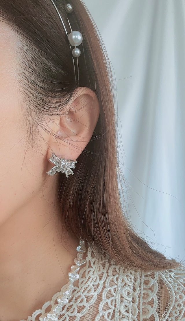 ビジューミニリボンピアス＆イヤリング 結婚式お呼ばれにも – おしゃれ