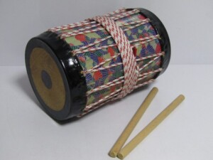 時代 蒔絵 小鼓 | 骨董品買取・和楽器買取 五宝堂