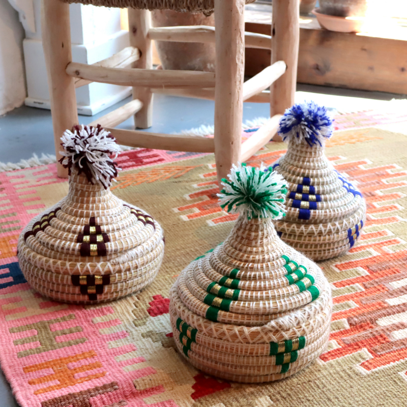 モロッコ バスケット とんがり タジン型 バスケットブルーのポンポン