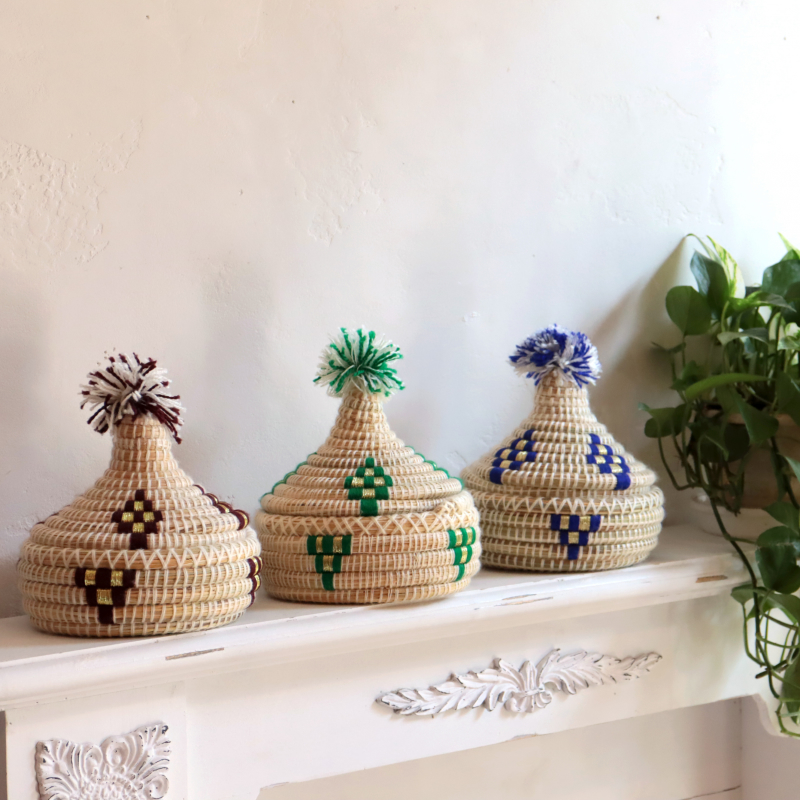 モロッコ バスケット とんがり タジン型 バスケットブルーのポンポン