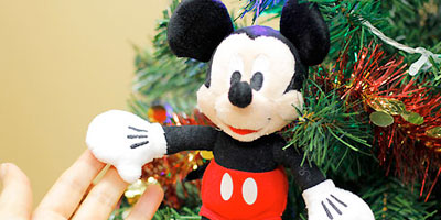 ディズニークリスマスツリーとリース特集2023｜おうちでディズニー